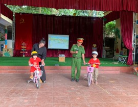 Anh-4-Tuyen-truyen-ve-ATGT-trong-truong-hoc.jpg
